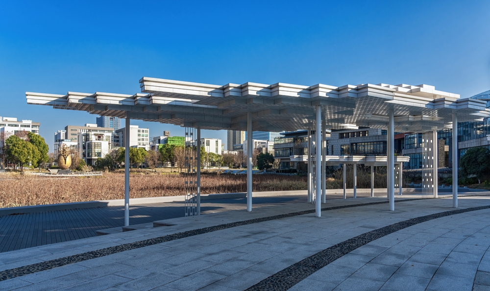 Bezuz-Lawn-and-Landscaping_Commercial-Hardscaping-1