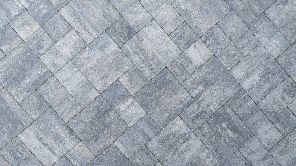 Bezuz-Lawn-and-Landscaping_Commercial-Hardscaping-2