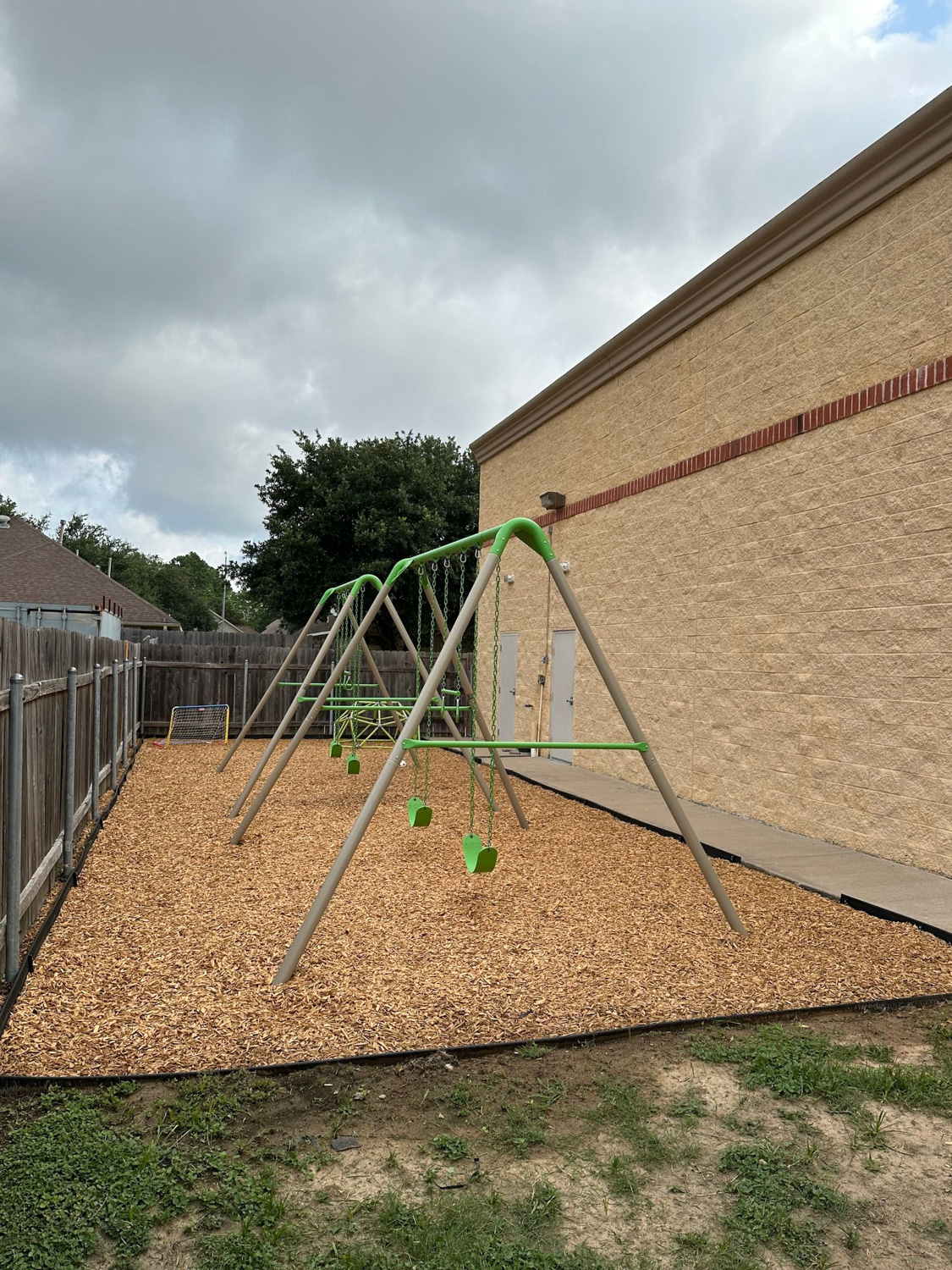 Bezuz Lawn and Landscaping Yard Turf