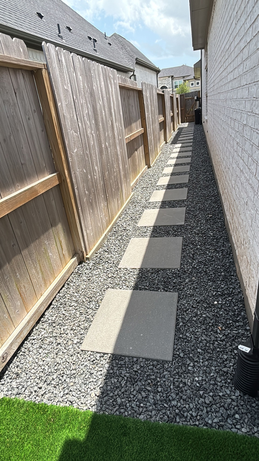 Bezuz-Lawn-and-Landscaping_Residential-Landscaping-in-Katy-TX-002