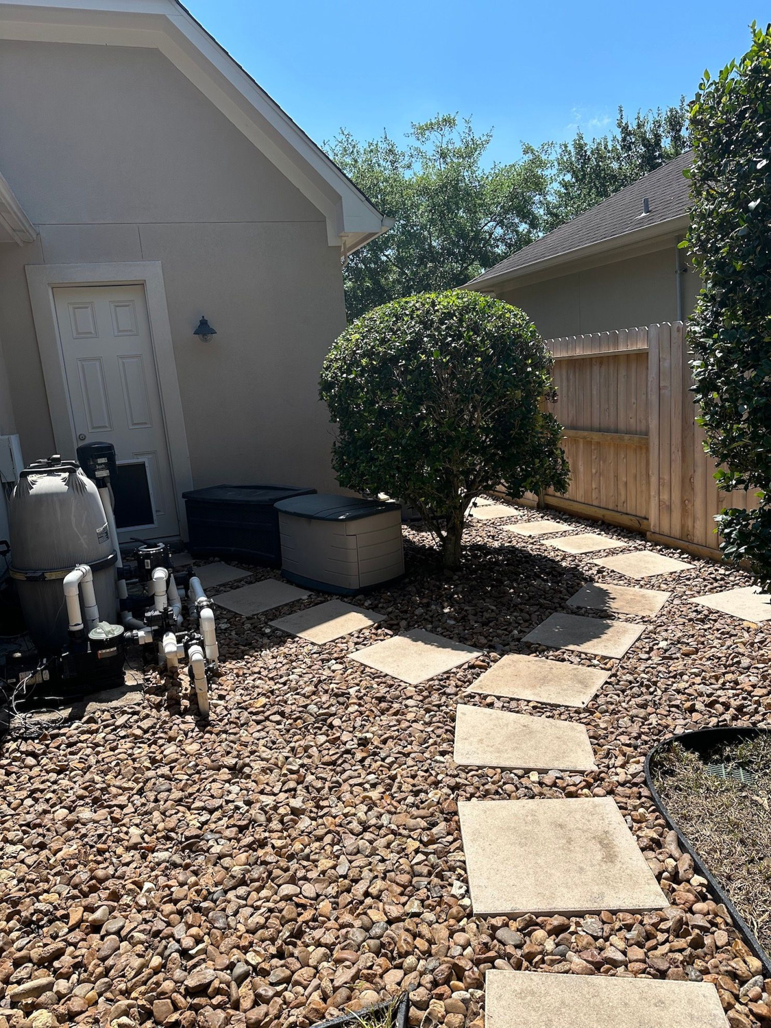 Bezuz-Lawn-and-Landscaping_Residential-Landscaping-in-Katy-TX-024