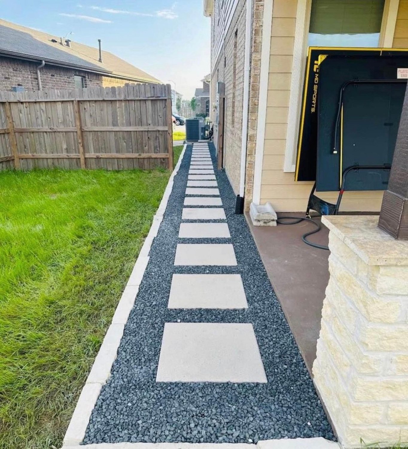 Bezuz-Lawn-and-Landscaping_Residential-Landscaping-in-Katy-TX-026