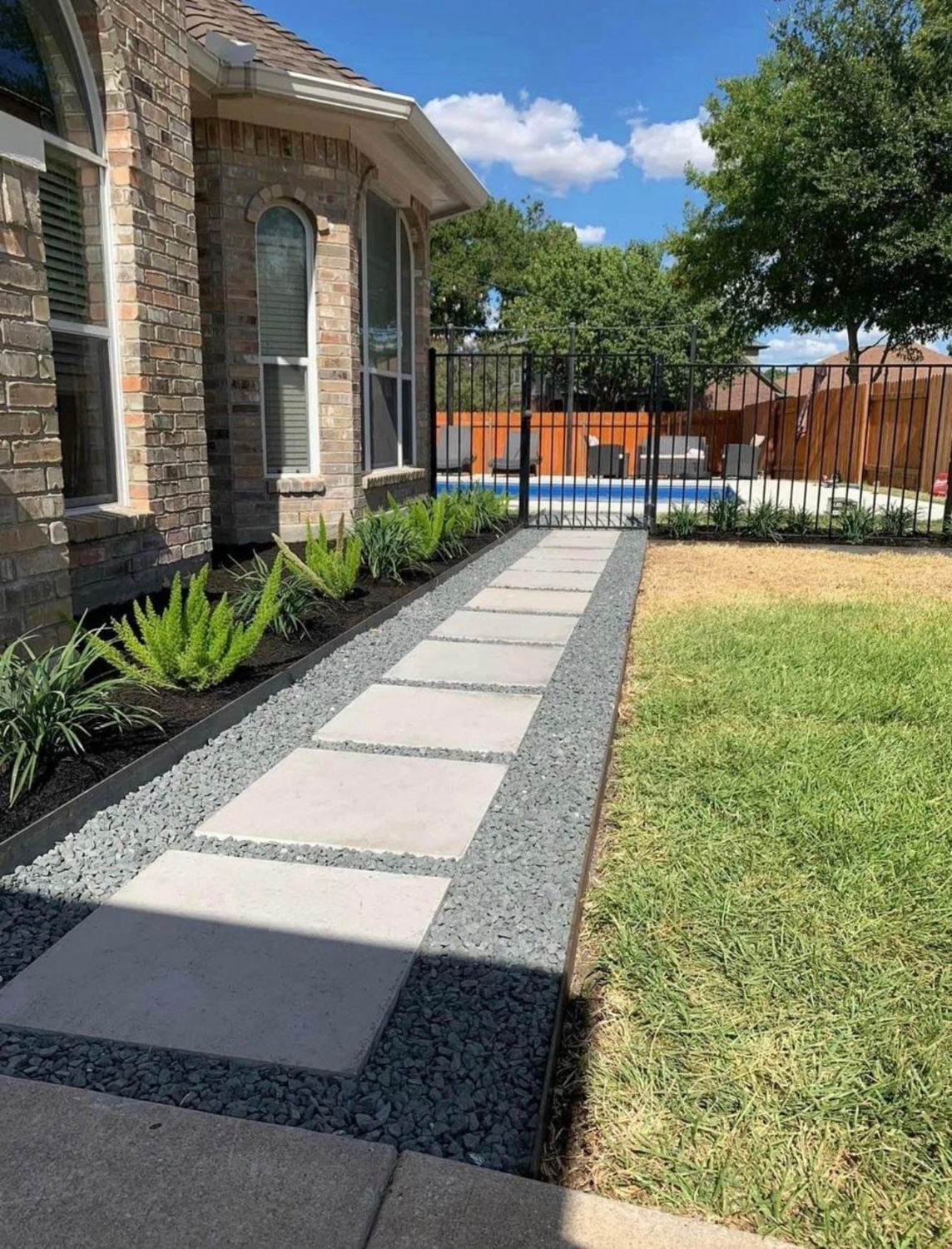 Bezuz-Lawn-and-Landscaping_Residential-Landscaping-in-Katy-TX-029