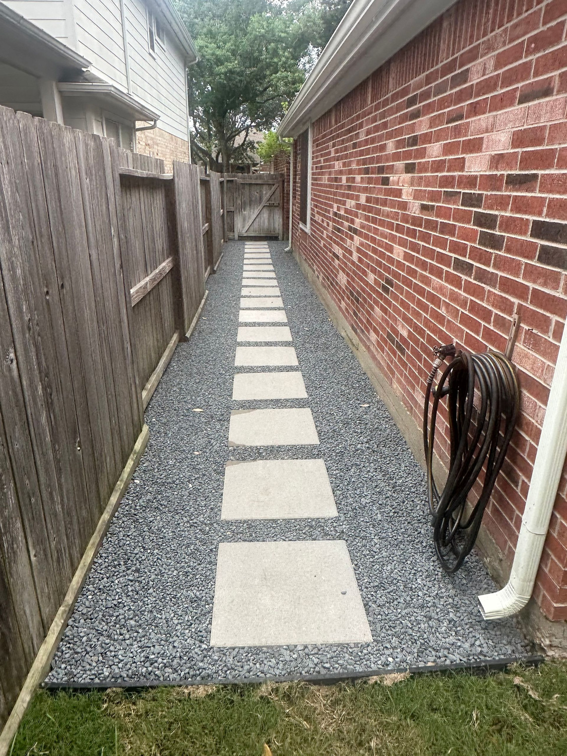 Bezuz-Lawn-and-Landscaping_Residential-Landscaping-in-Katy-TX-037