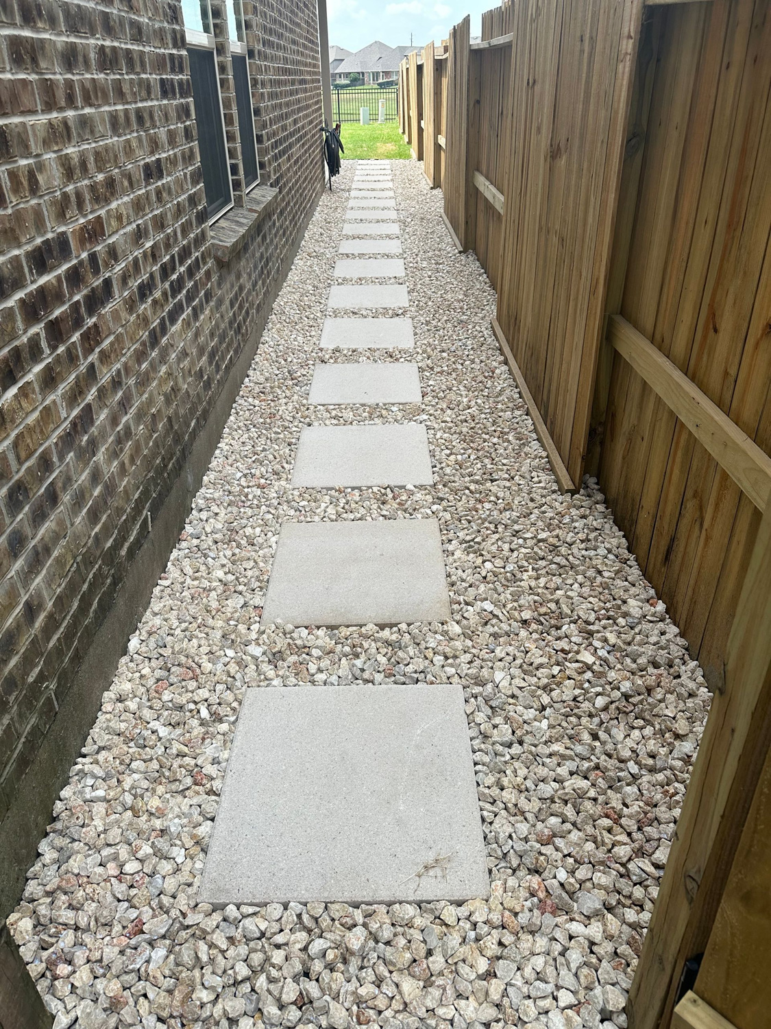 Bezuz-Lawn-and-Landscaping_Residential-Landscaping-in-Katy-TX-039