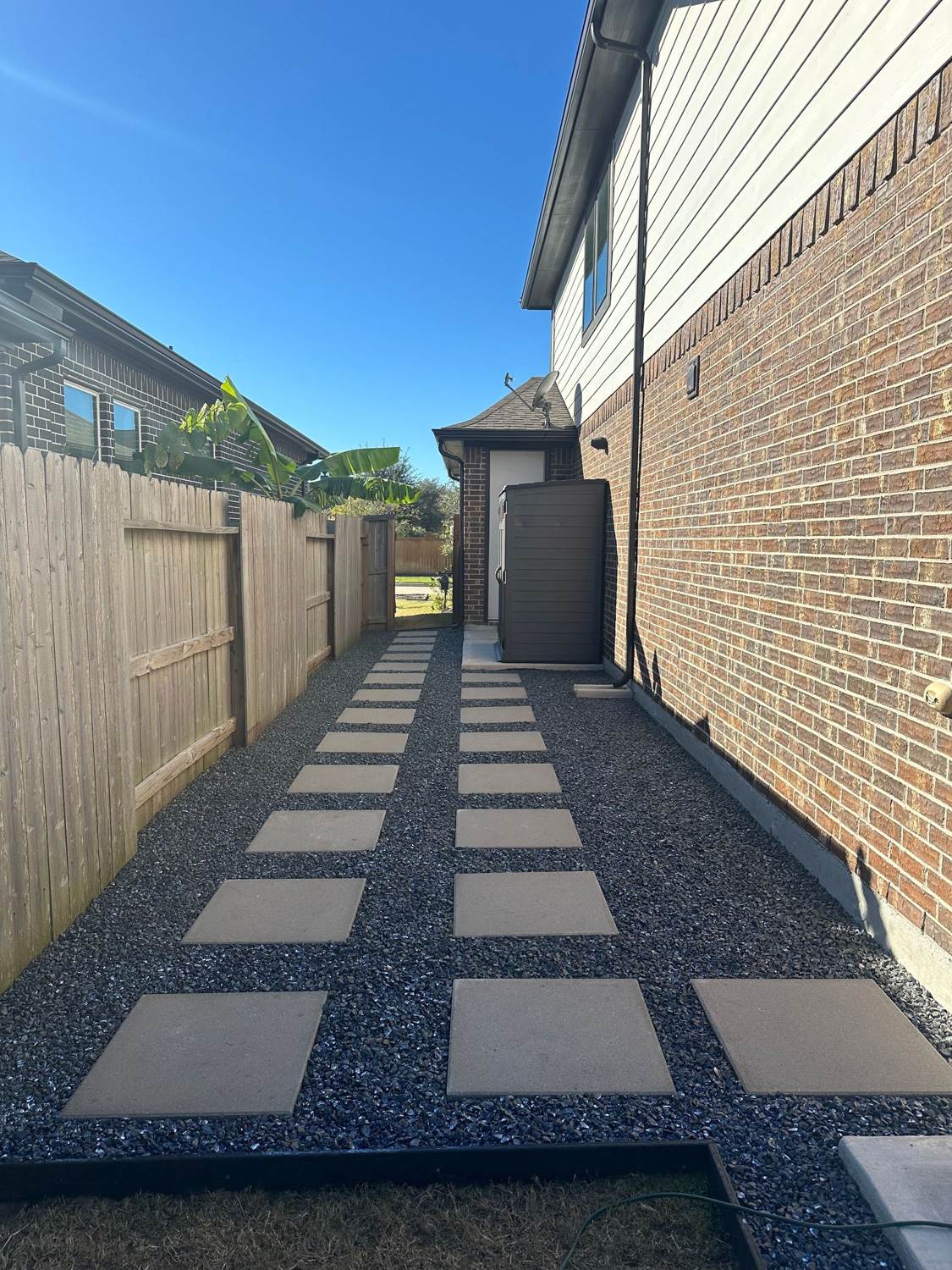 Bezuz-Lawn-and-Landscaping_Residential-Landscaping-in-Katy-TX-061