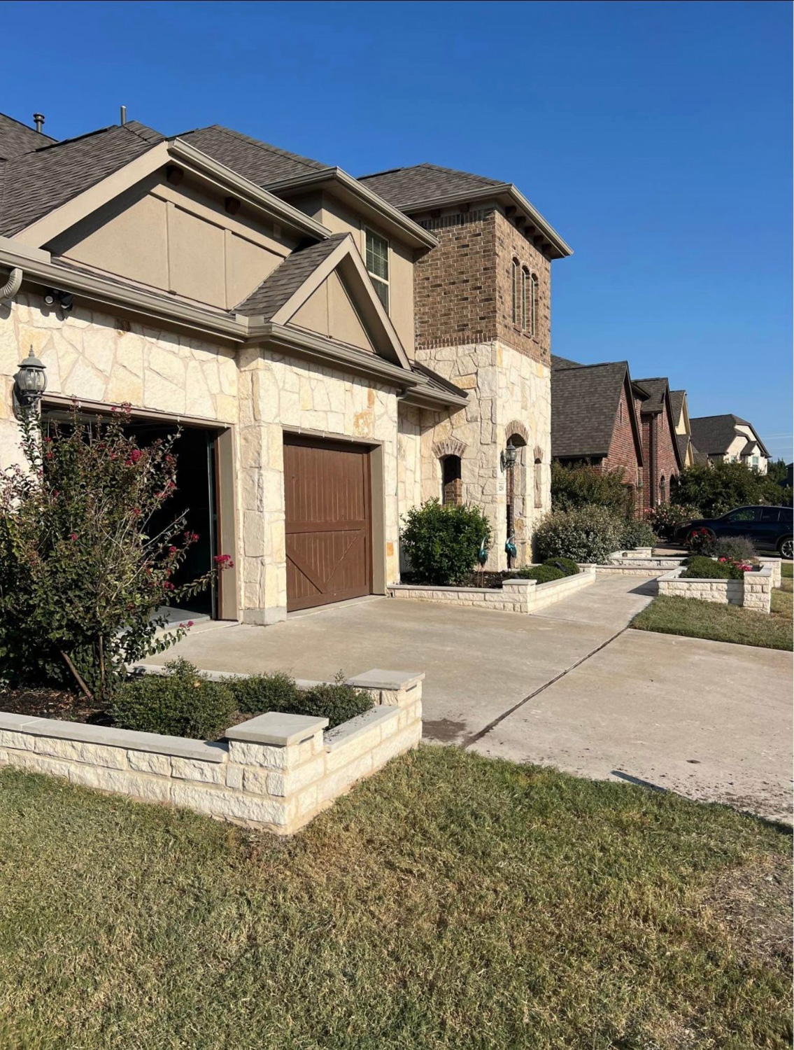 Bezuz-Lawn-and-Landscaping_Residential-Landscaping-in-Katy-TX-084