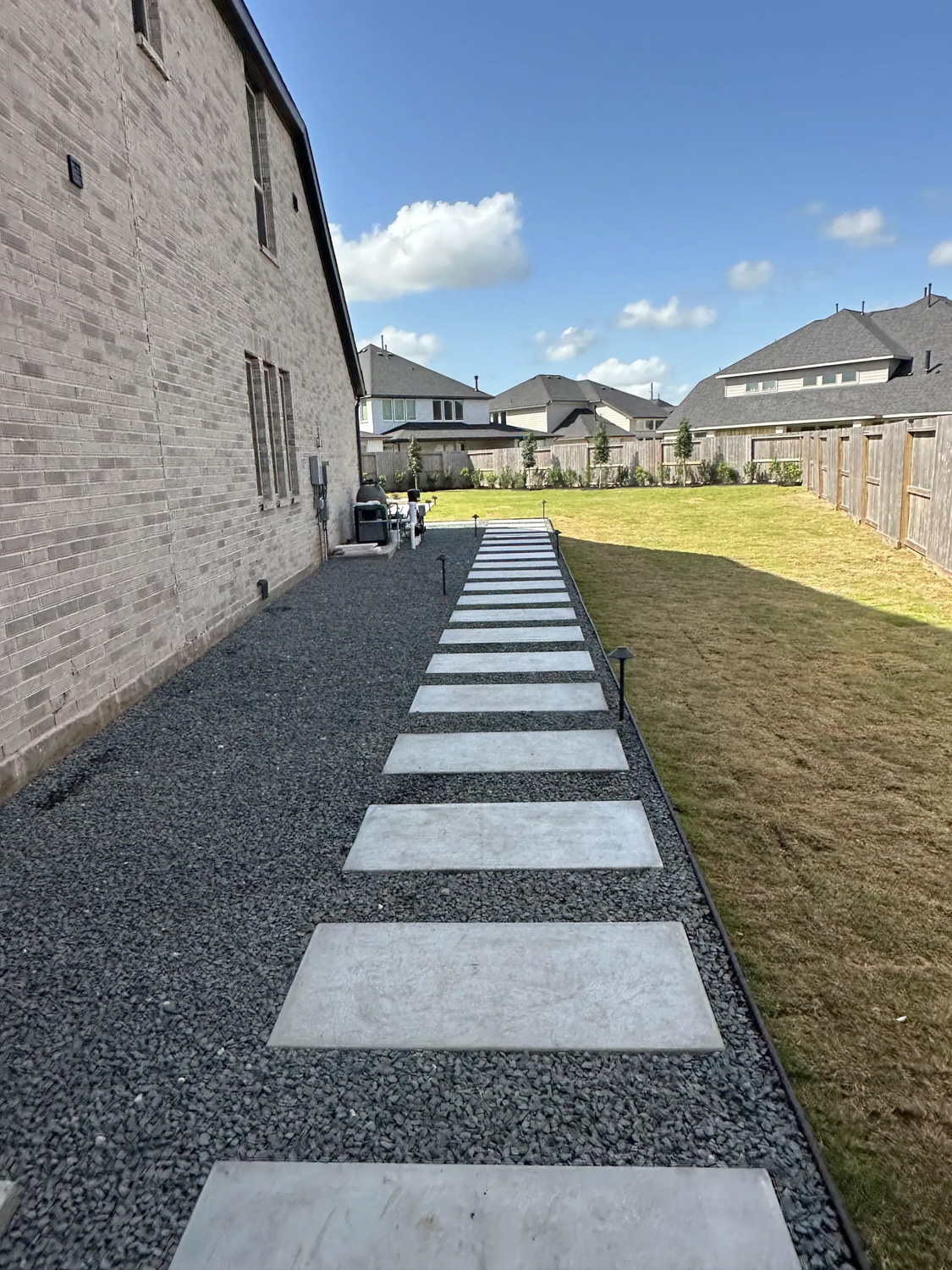 Bezuz-Lawn-and-Landscaping_Residential-Landscaping-in-Katy-TX-096