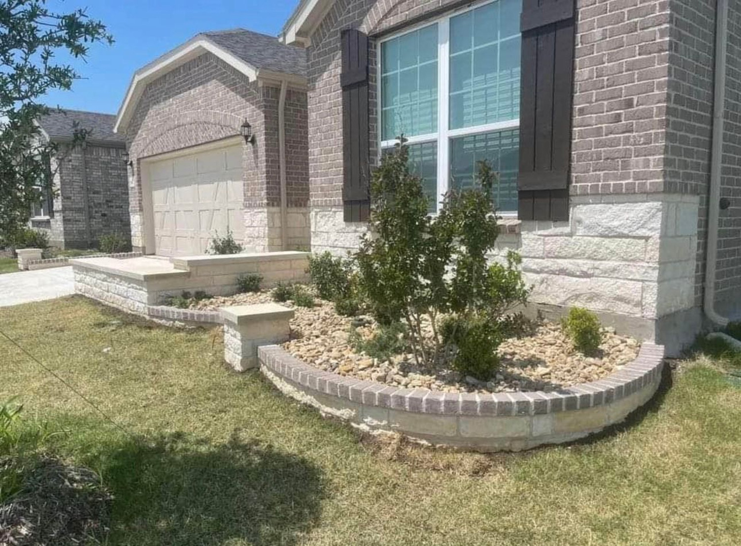 Bezuz-Lawn-and-Landscaping_Residential-Landscaping-in-Katy-TX-099