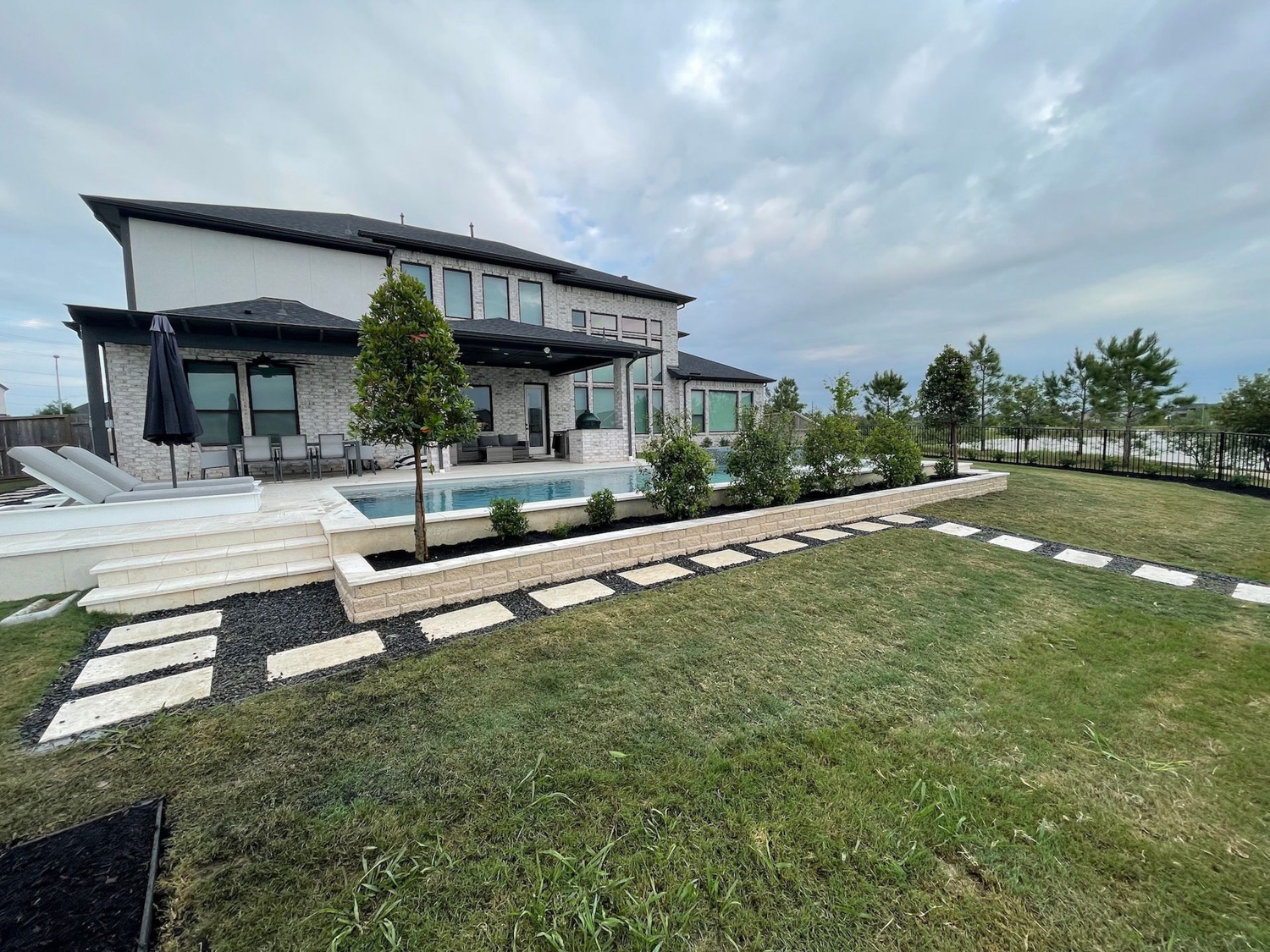 Bezuz-Lawn-and-Landscaping_Residential-Landscaping-in-Katy-TX-143