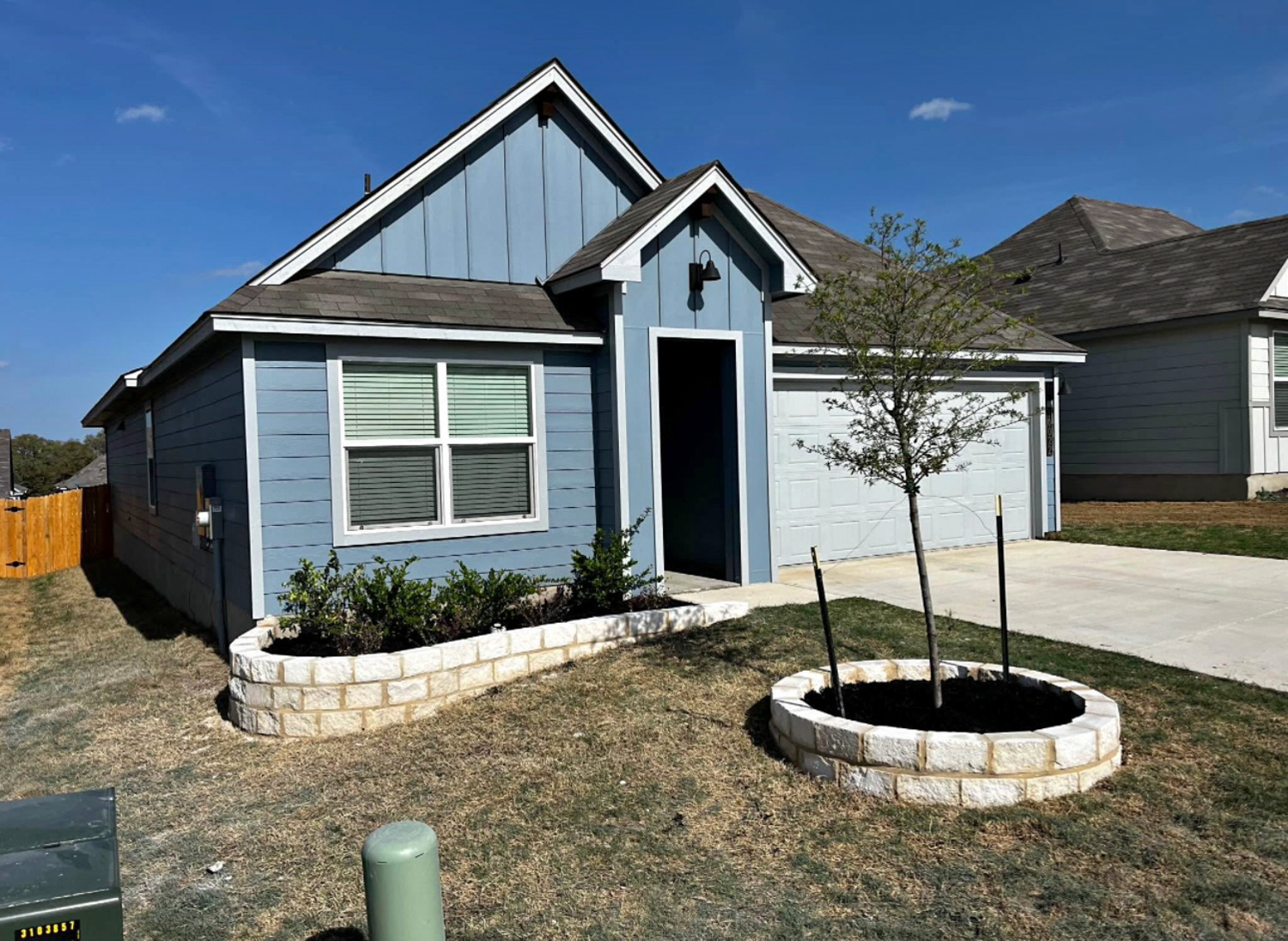 Bezuz-Lawn-and-Landscaping_landscaper-in-katy-texas-07