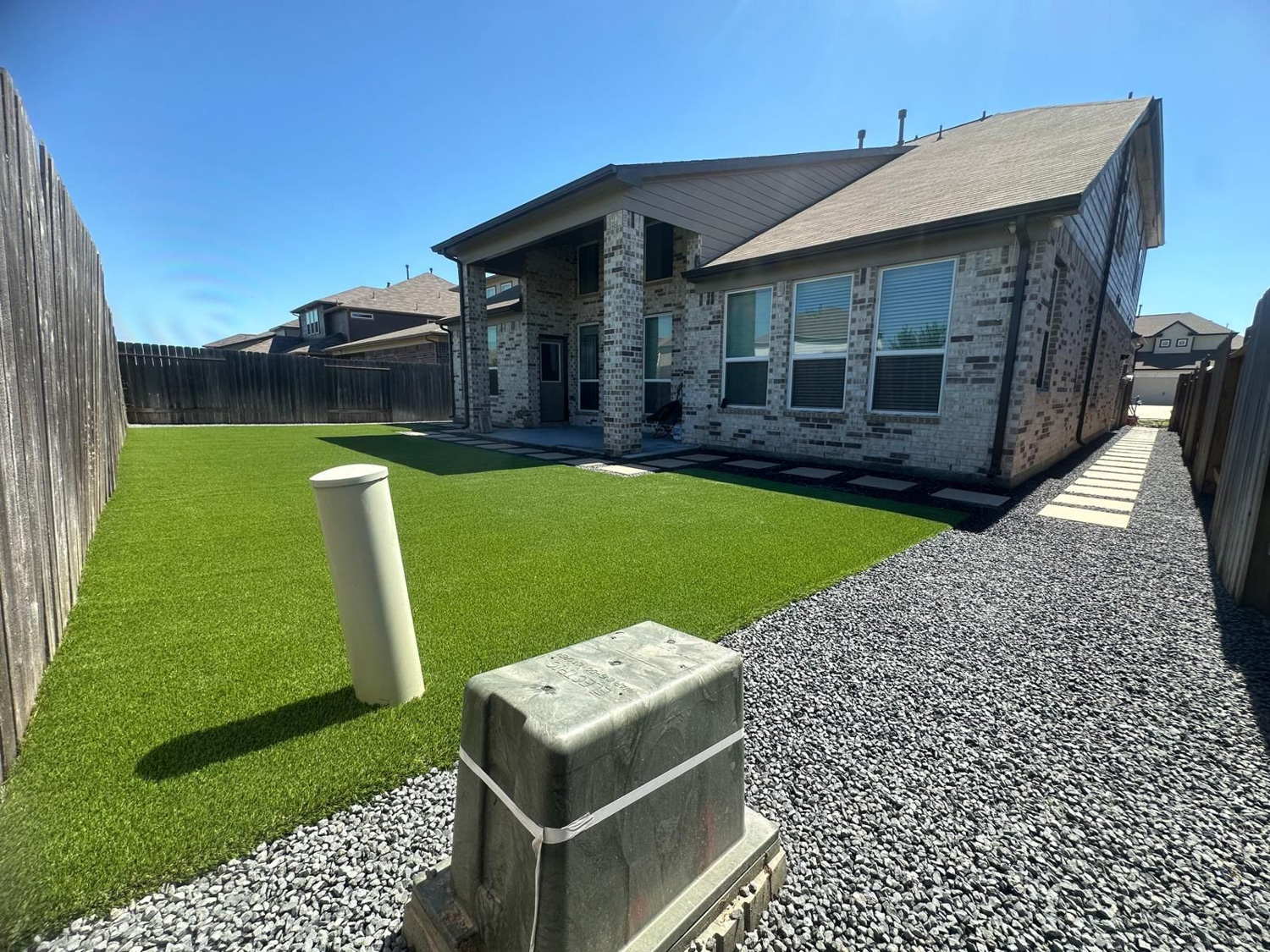 Bezuz-Lawn-and-Landscaping_Artificial-Turf-in-Katy-TX-16