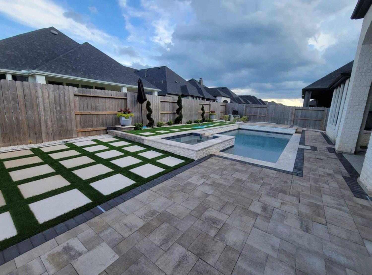 Bezuz-Lawn-and-Landscaping_Artificial-Turf-in-Katy-TX-18