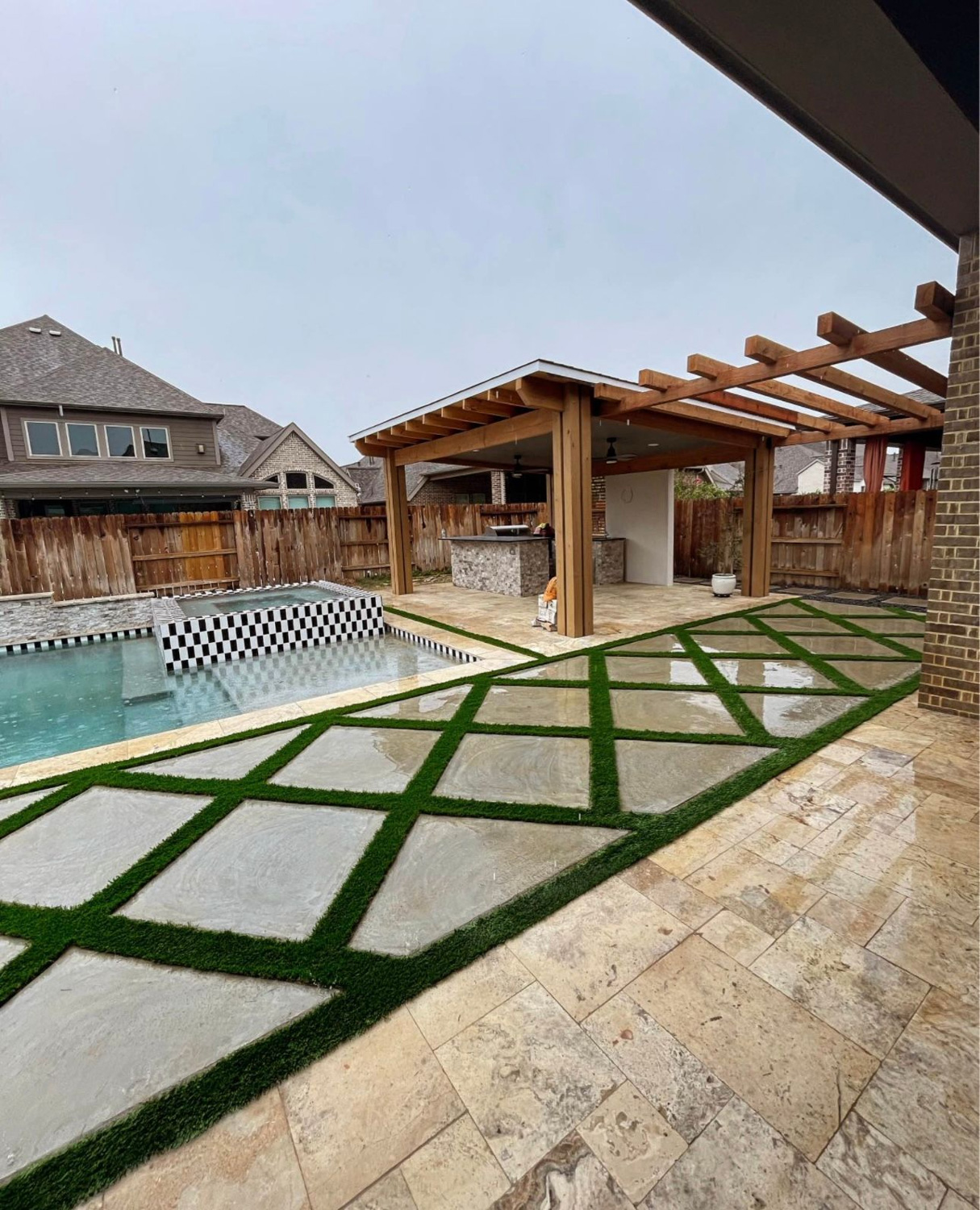 Bezuz-Landscaping-and-Design-Artificial-Turf-in-Katy-TX-05