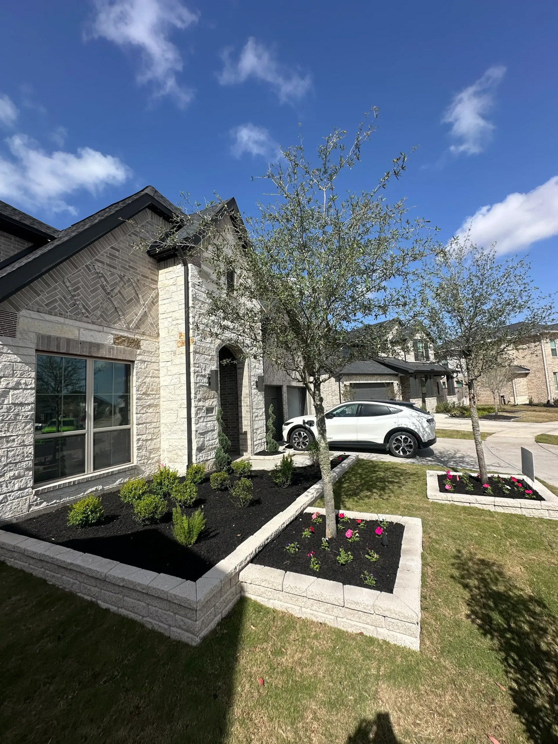 Bezuz-Lawn-and-Landscaping_Residential-Landscaping-in-Katy-TX-090