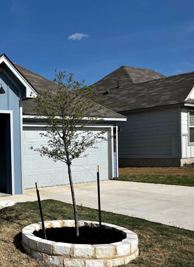 Bezuz-Lawn-and-Landscaping_landscaper-in-katy-texas-07