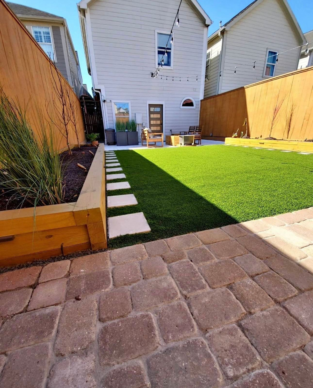 Bezuz-Lawn-and-Landscaping_Residential-Landscaping-in-Katy-TX-007