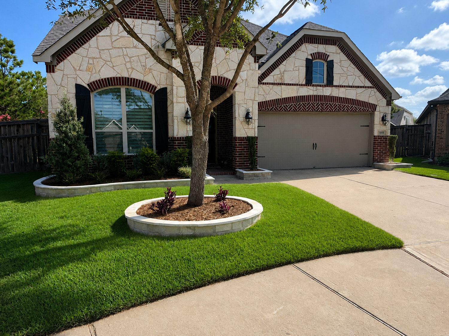 Bezuz-Landscaping-and-Design-Curved-Stone-Block-Retaining-Wall