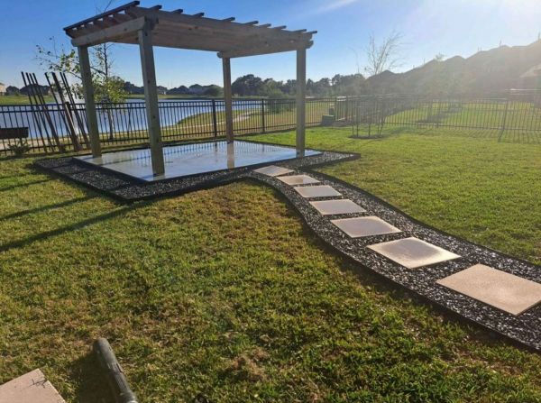 Bezuz-Lawn-and-Landscaping_Residential-Landscaping-in-Katy-TX-121