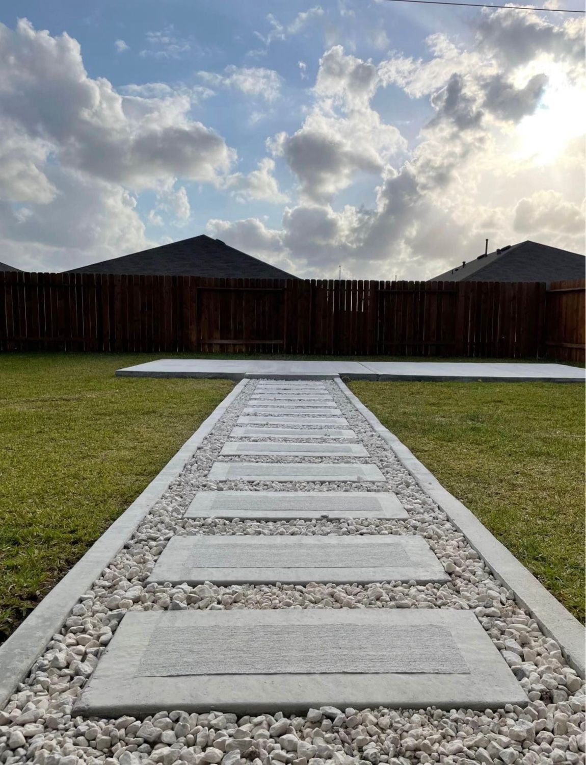 Bezuz-Lawn-and-Landscaping_Residential-Landscaping-in-Katy-TX-044