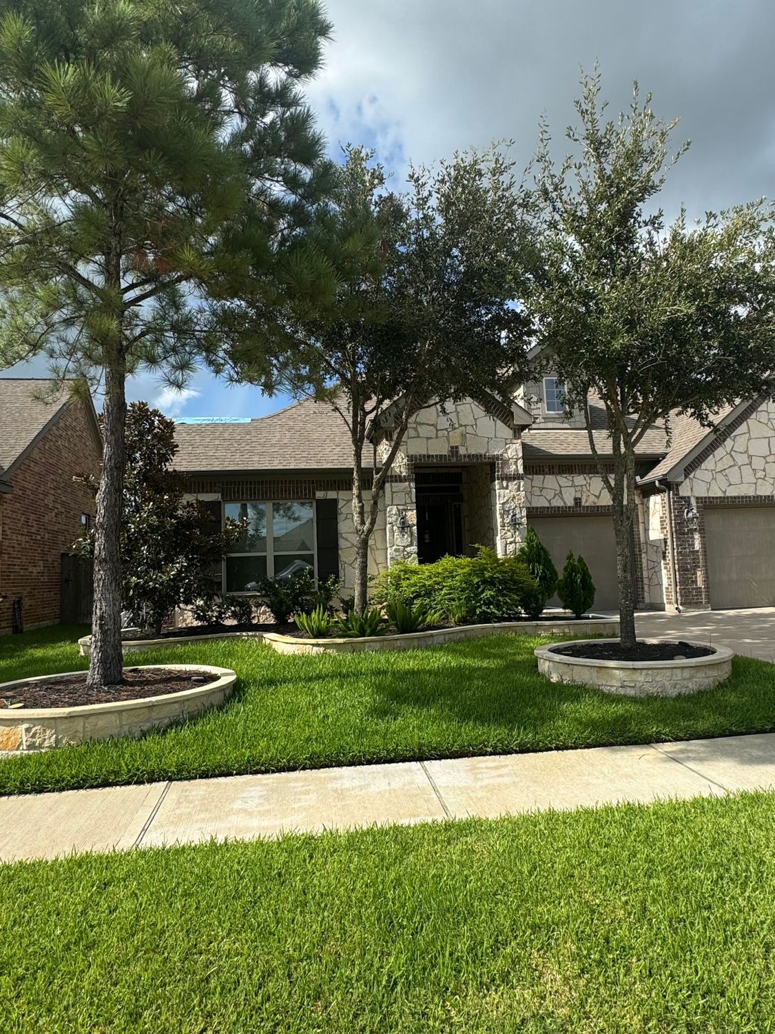 Bezuz-Lawn-and-Landscaping_Residential-Landscaping-in-Katy-TX-113