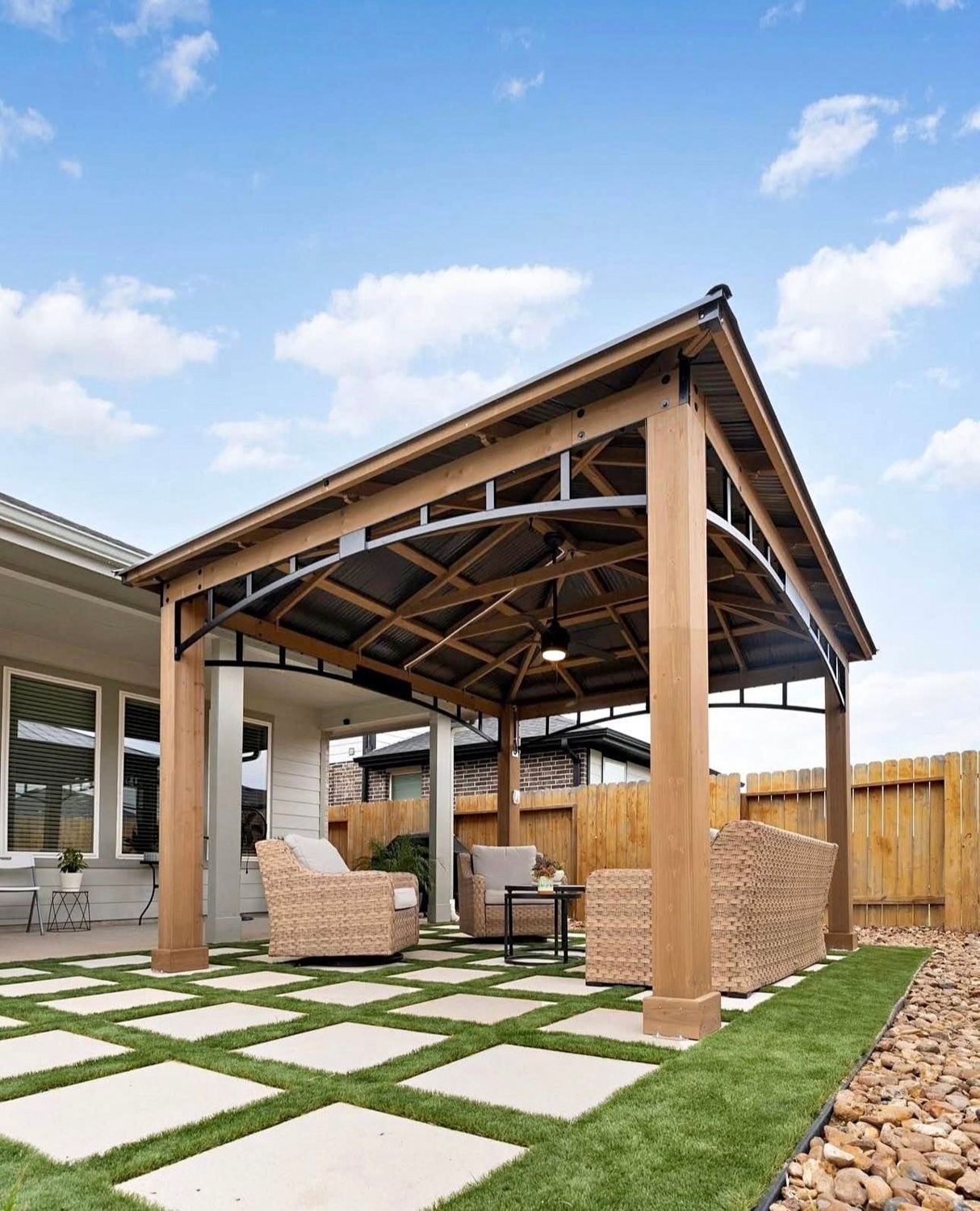 Bezuz-Lawn-and-Landscaping_Residential-Landscaping-in-Katy-TX-071