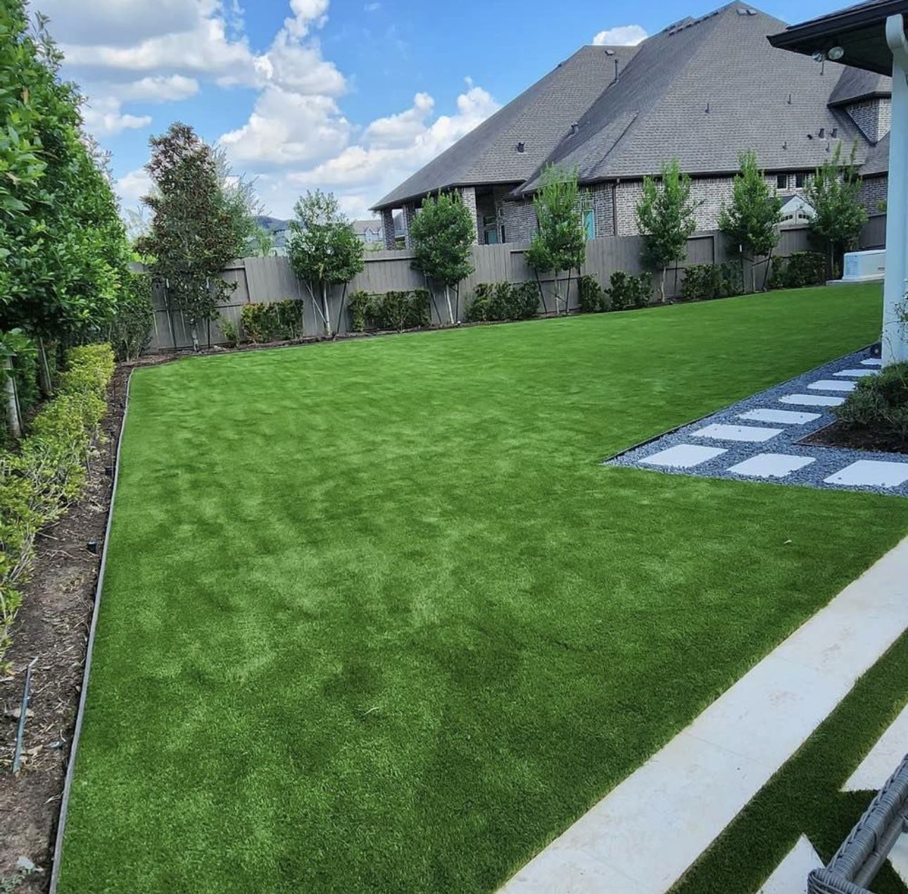 Bezuz-Lawn-and-Landscaping_Artificial-Turf-in-Katy-037