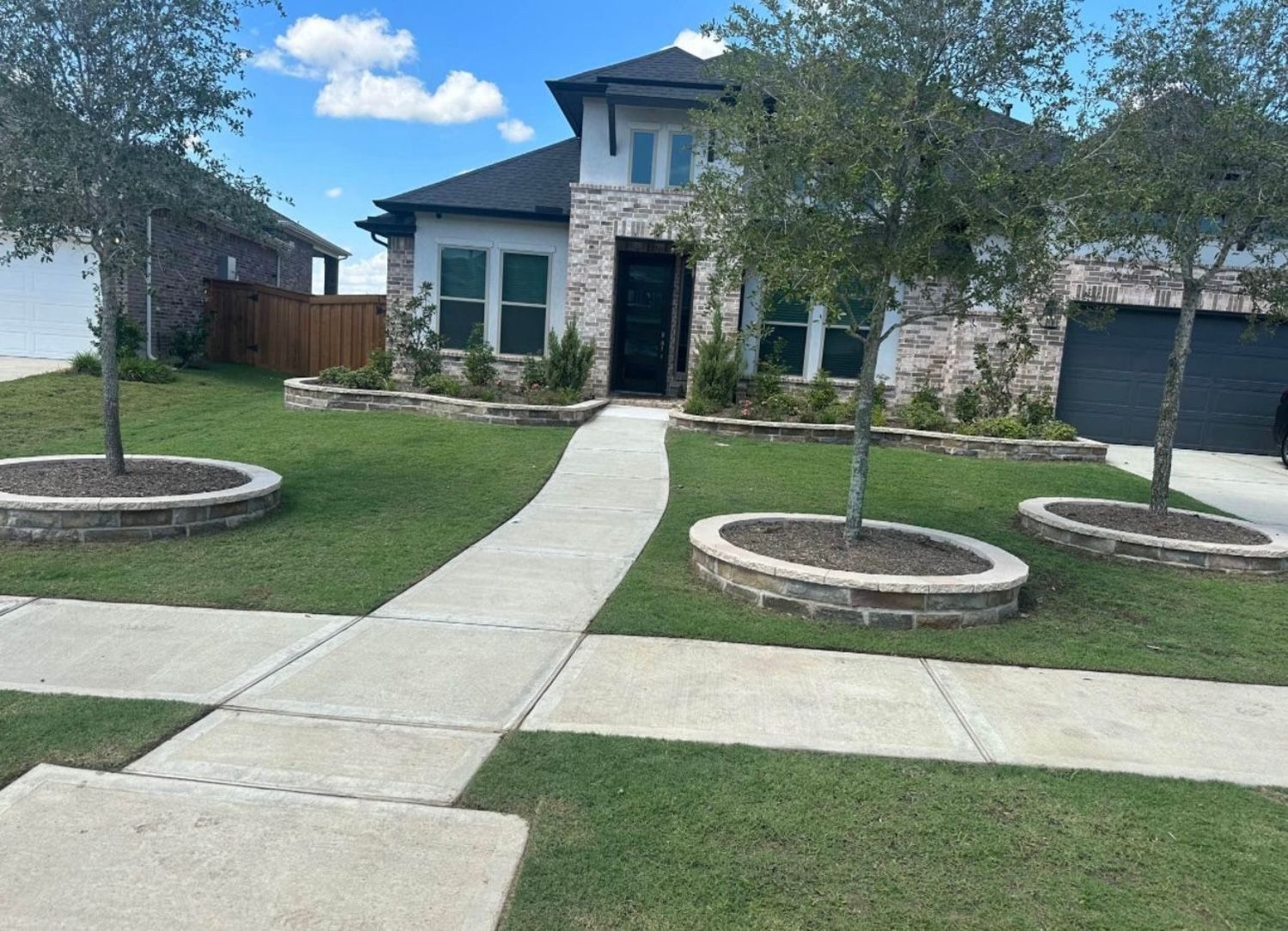 Bezuz-Lawn-and-Landscaping_Residential-Landscaping-in-Katy-TX-104